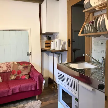 Tiny Cosy Snug Apartment Manorowen Exterior photo