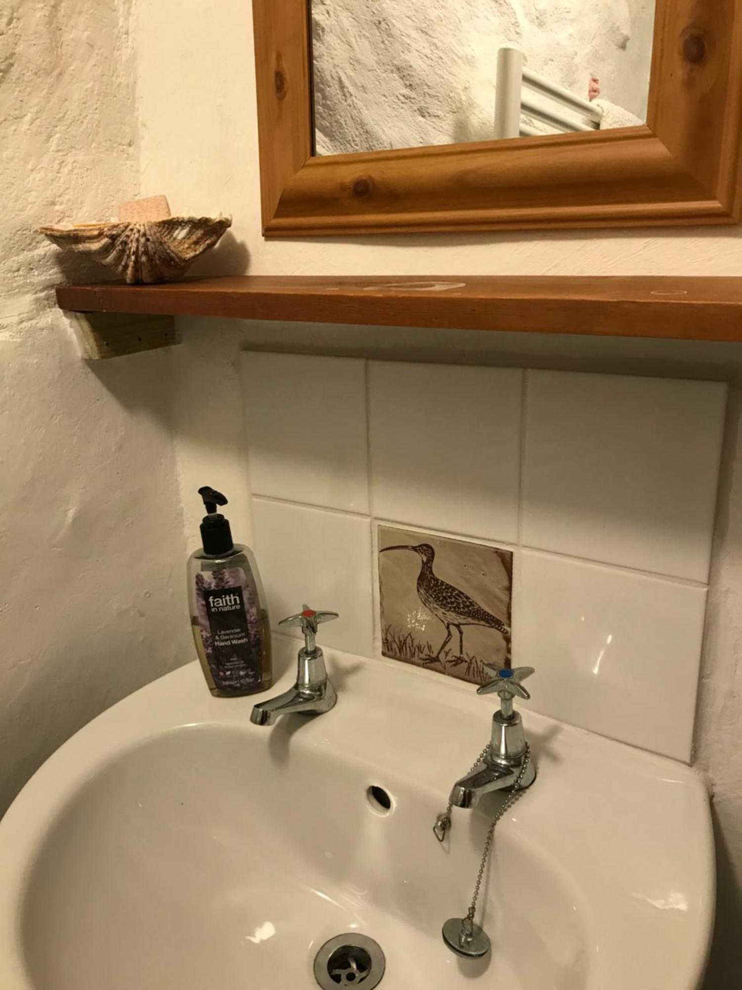 Tiny Cosy Snug Manorowen