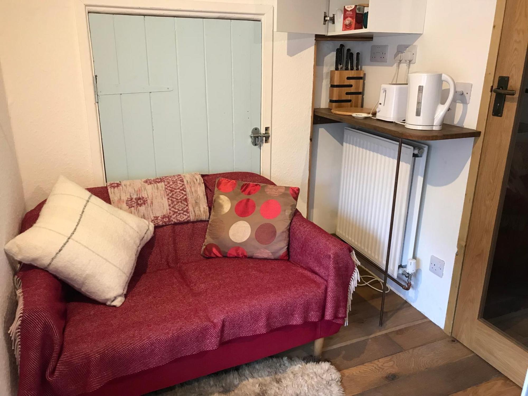Tiny Cosy Snug